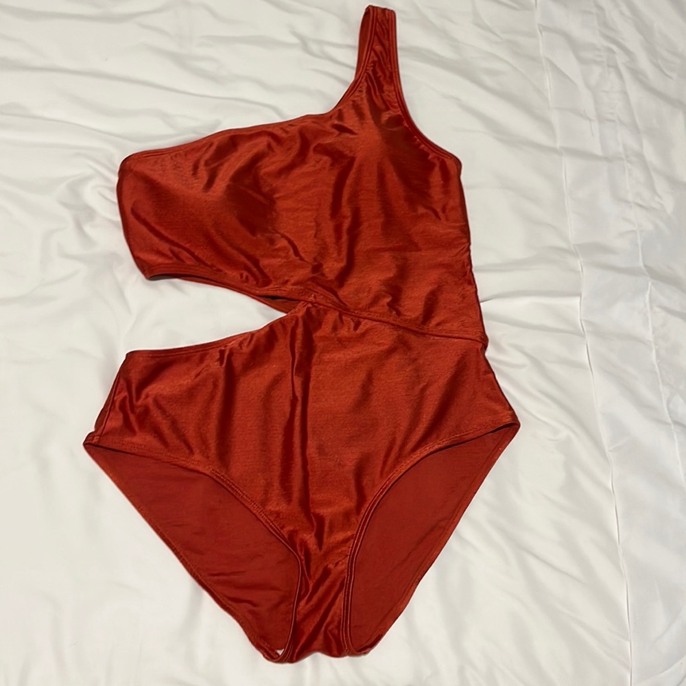 SHEIN women’s size large one piece swimsuit with padding in rust